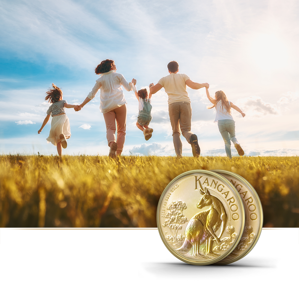 Auf einem golden schimmernden Feld, rennt eine Familie, händchenhaltend in eine Sichere Zukunft. Sparen auch Sie, mit dem Kindersparplan von Golden Gates, für die Zukunft Ihres Kindes.