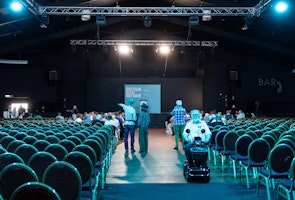 Almost empty Reform conference