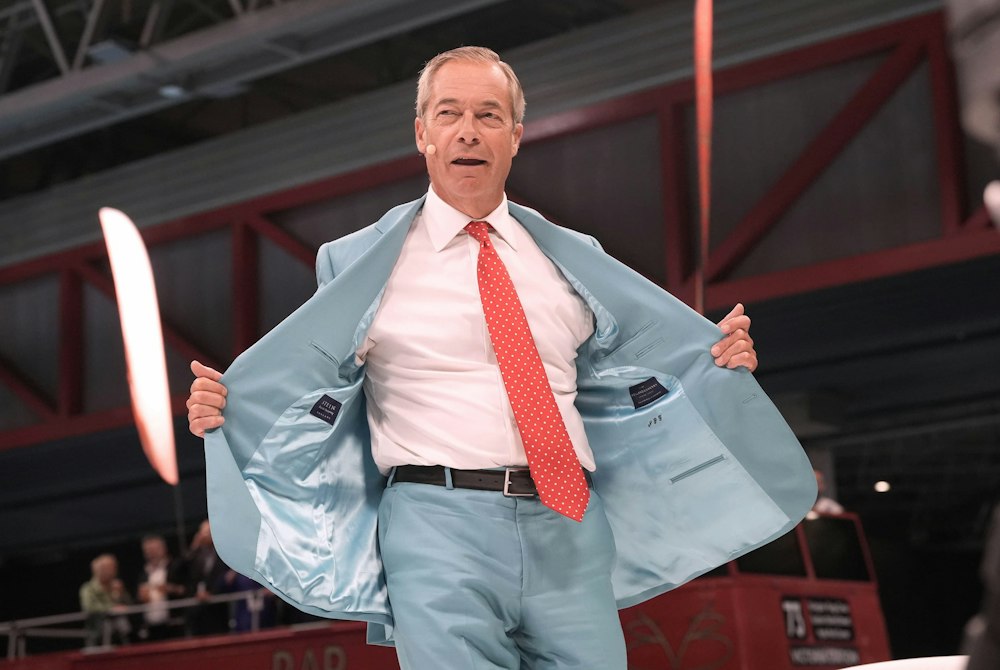 Farage flapping his jacket