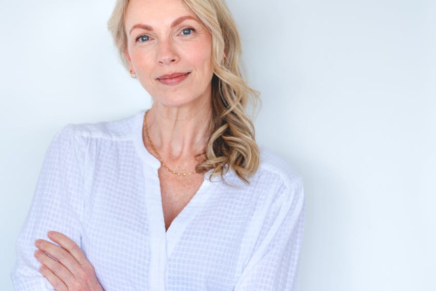 woman crossing her arms