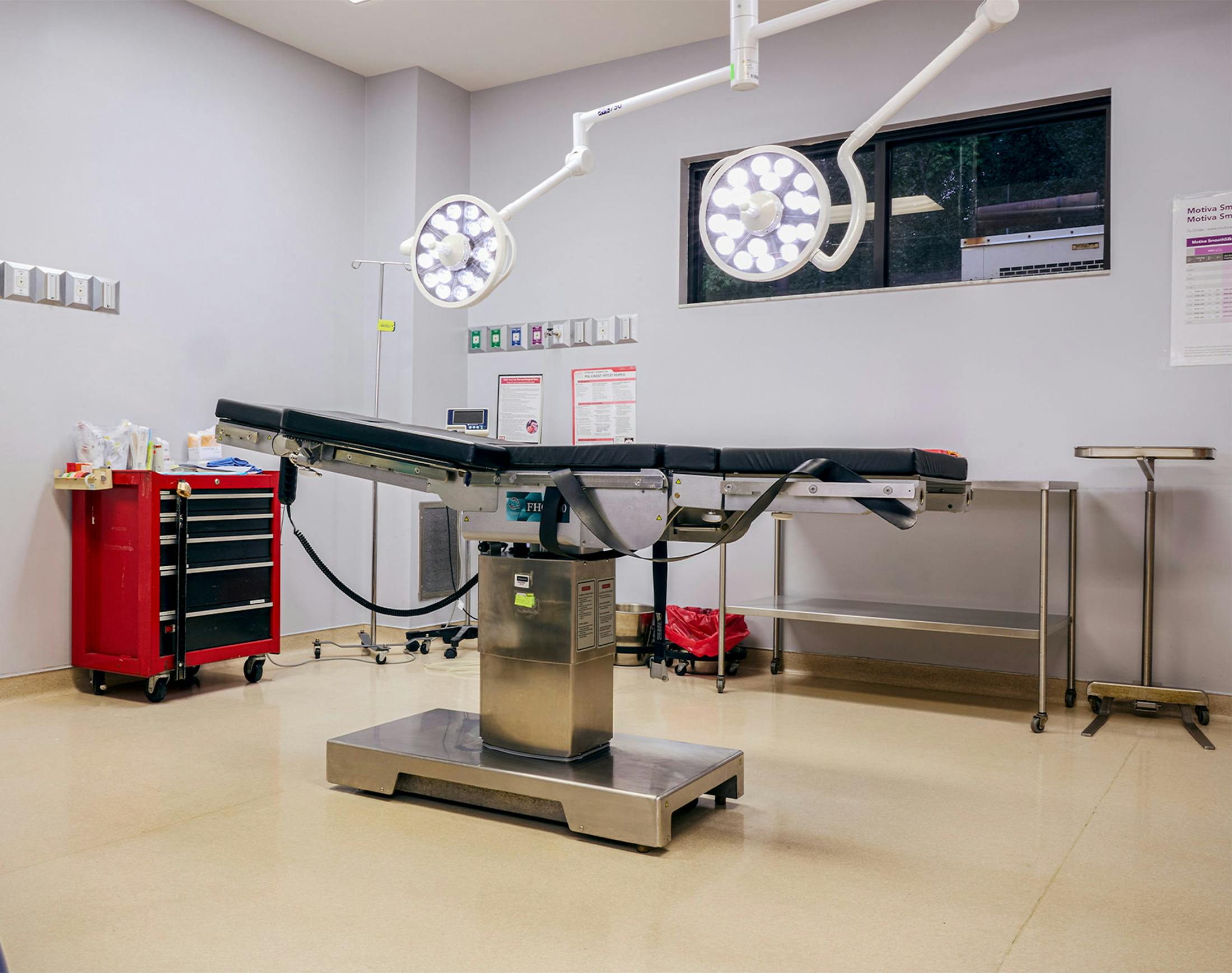 doctor preforming surgery