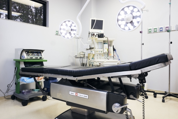Medical room with 3 beds