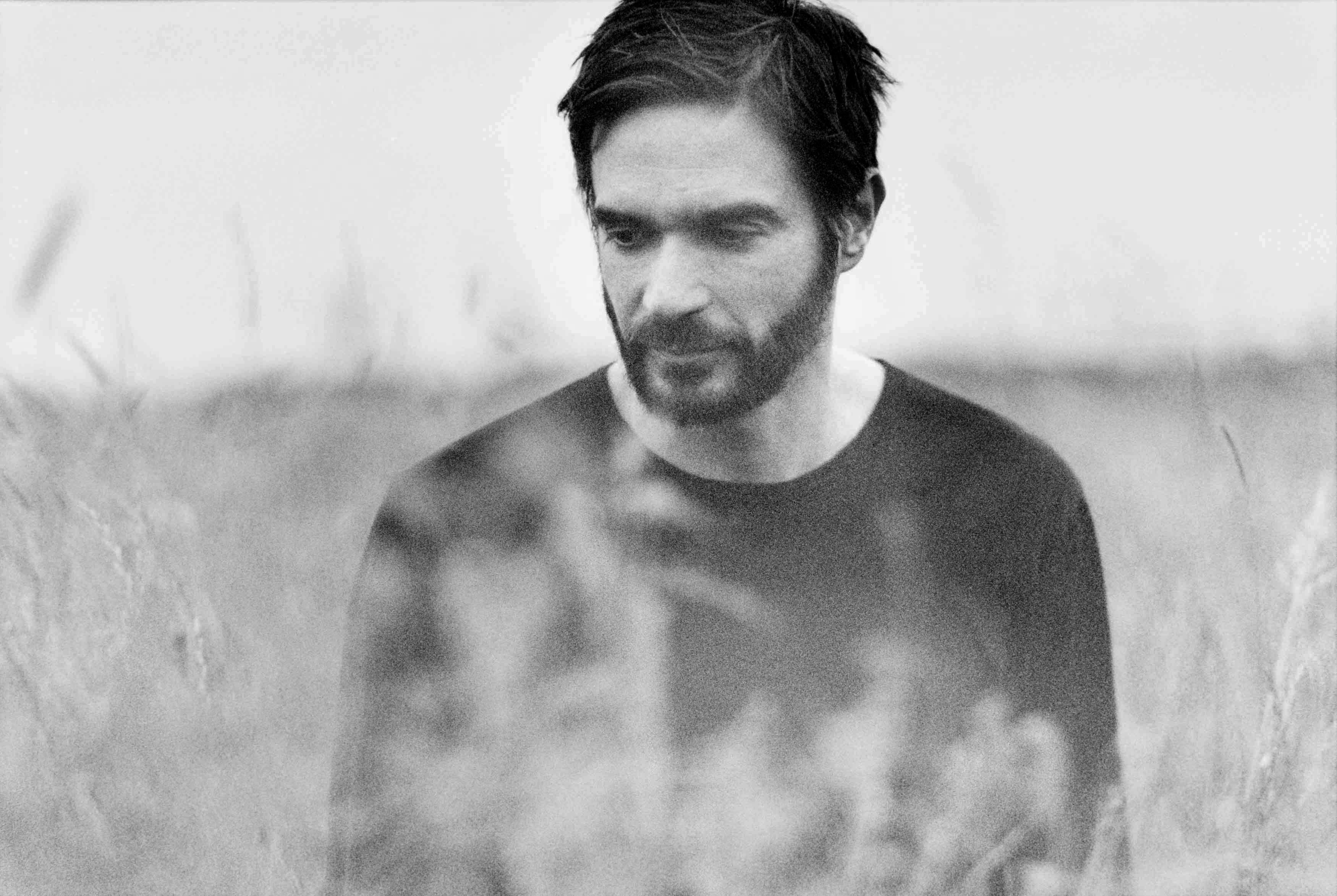 Jon Hopkins met Maddie Ashman en Leo Abrahams