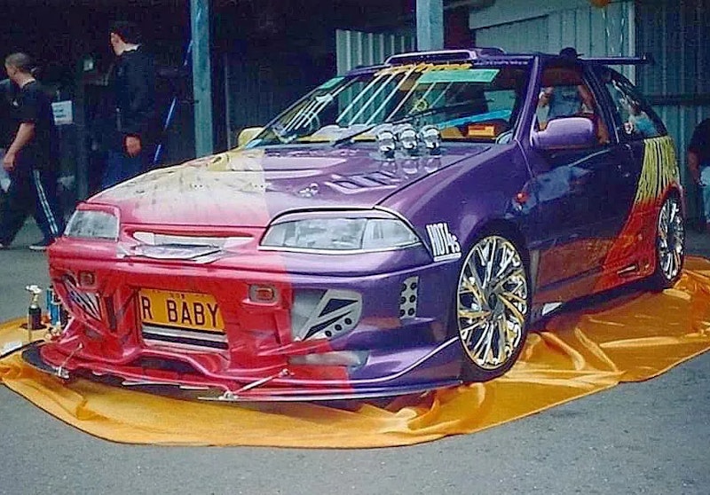 Purple and pink Swift with chrome rims