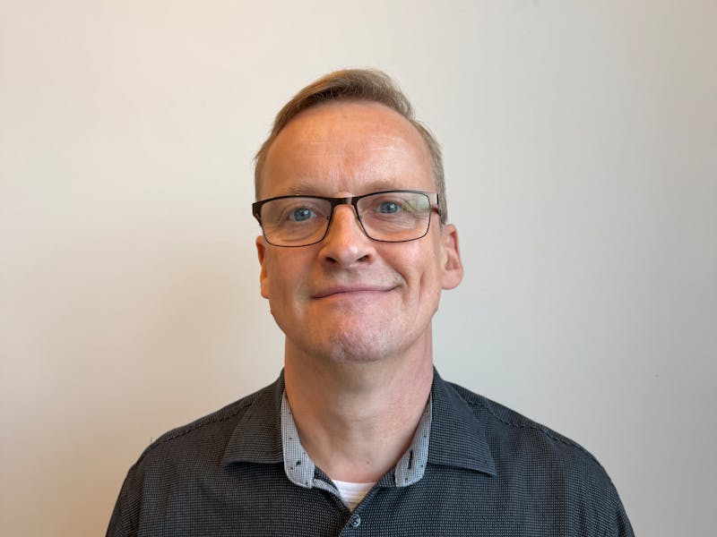 Portrait of Emil Øelund, a professional at ServiceNow partner Adeno.