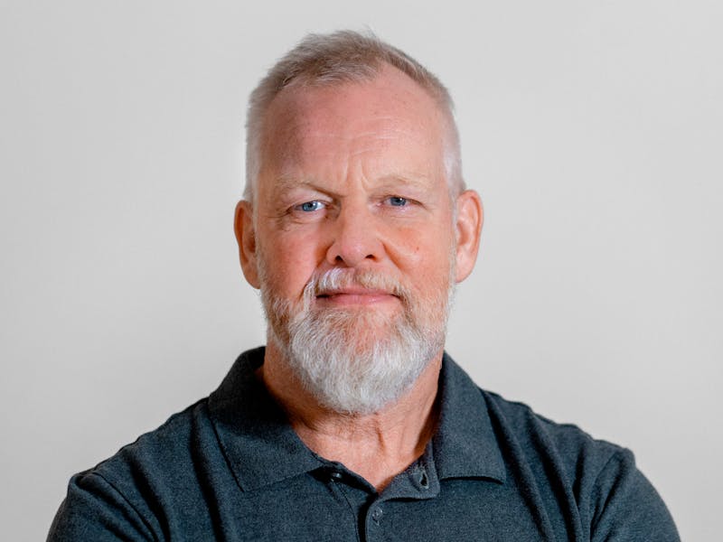 Portrait of Henrik Højager, a ServiceNow professional, posing with arms crossed.