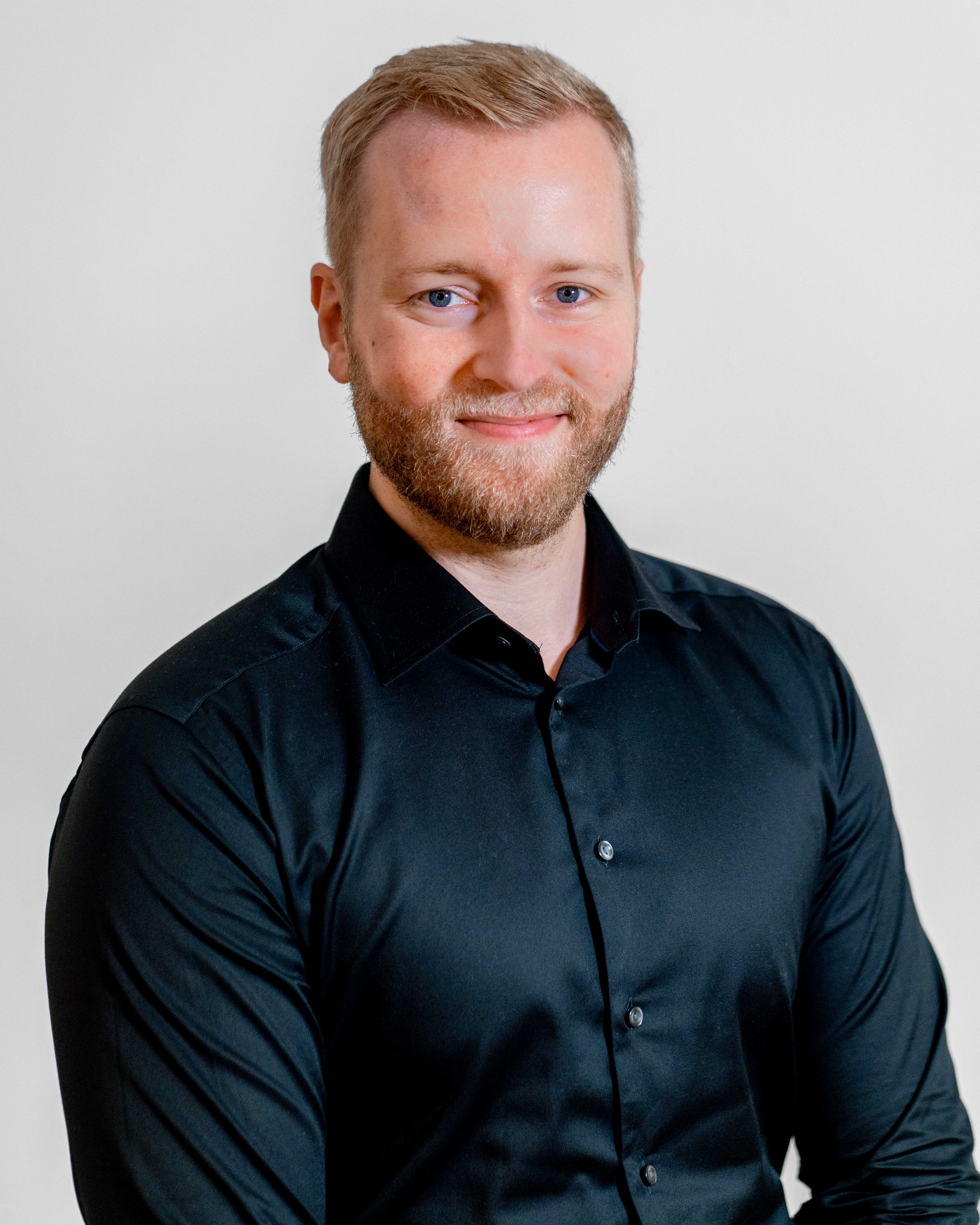 Portrait of Jonas Schneekloth, a ServiceNow professional.