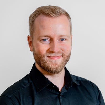 Portrait of Jonas Schneekloth, a ServiceNow professional.