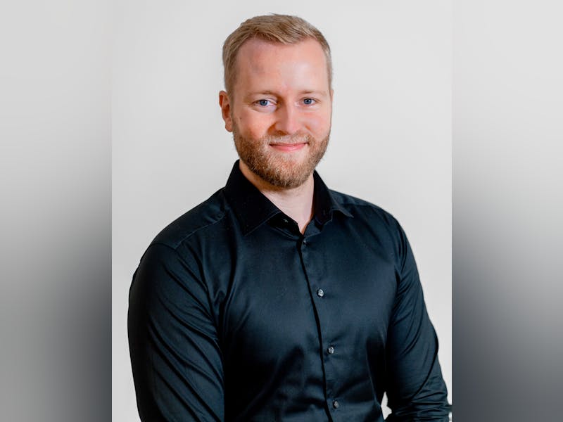 Portrait of Jonas Schneekloth, a ServiceNow professional.