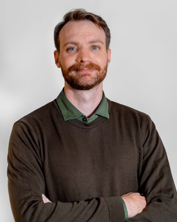 Portrait of Miklas Lund, a professional at ServiceNow partner Adeno.