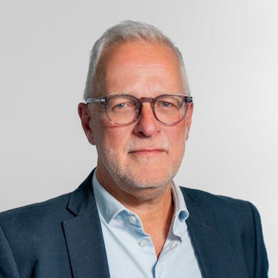 Portrait of Søren Priisholm, a ServiceNow professional.
