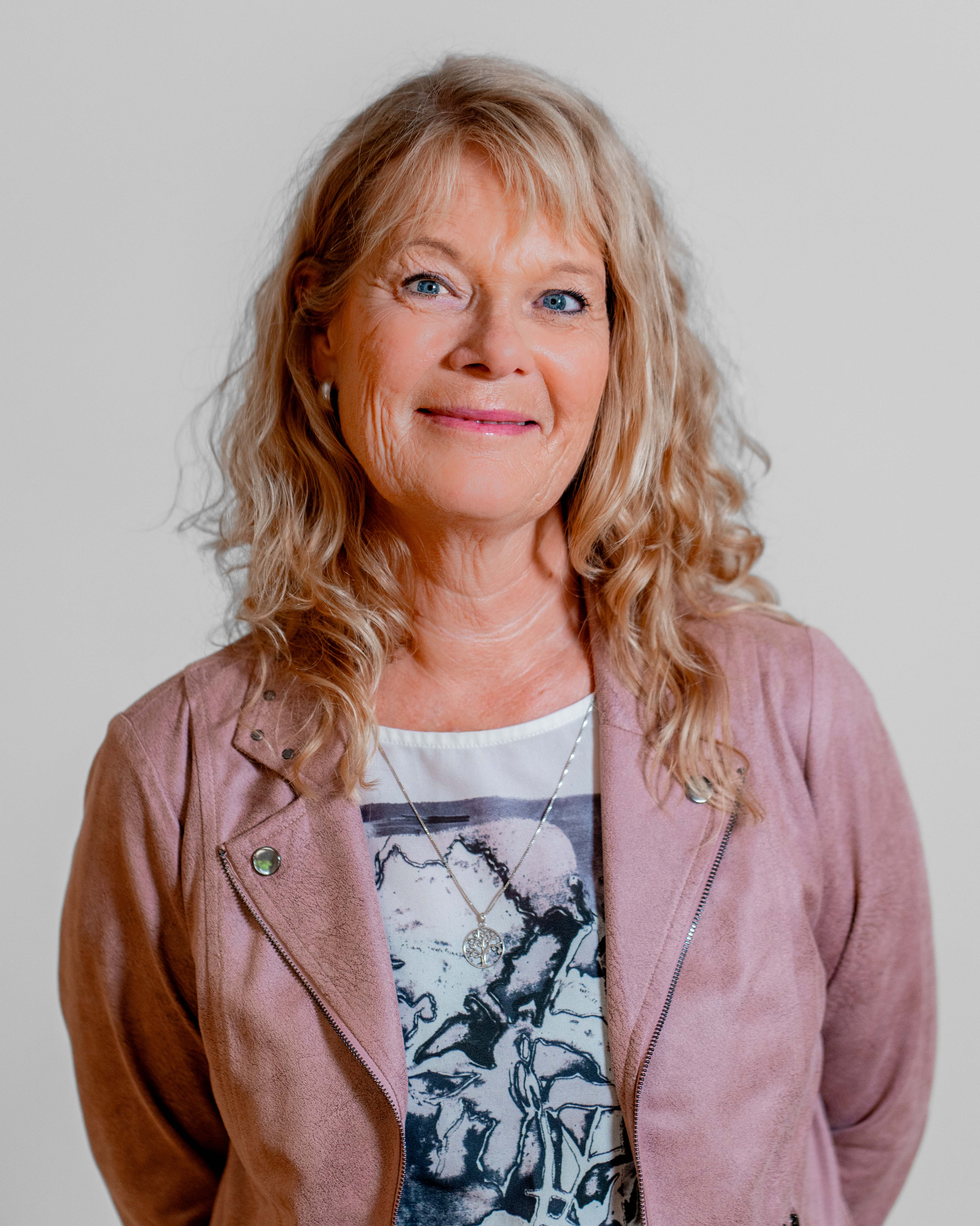 Portrait of Vibeke Hentze, a professional at ServiceNow partner Adeno.