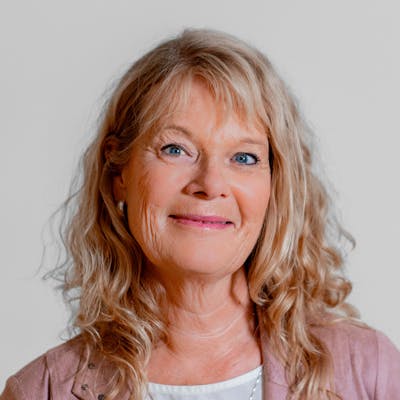 Portrait of Vibeke Hentze, a professional at ServiceNow partner Adeno.