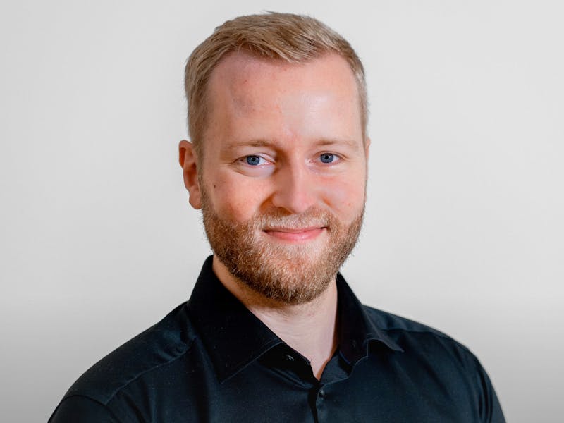 Professional portrait of Jonas Schneekloth Løkkegaard, ServiceNow Expert and Associate Director.
