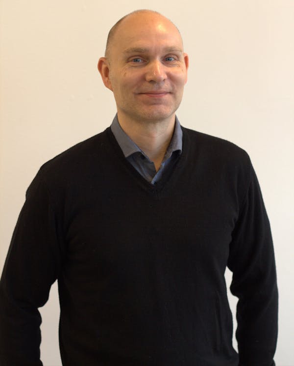 Portrait of Jakob Bang Hansen, a professional at ServiceNow partner Adeno.