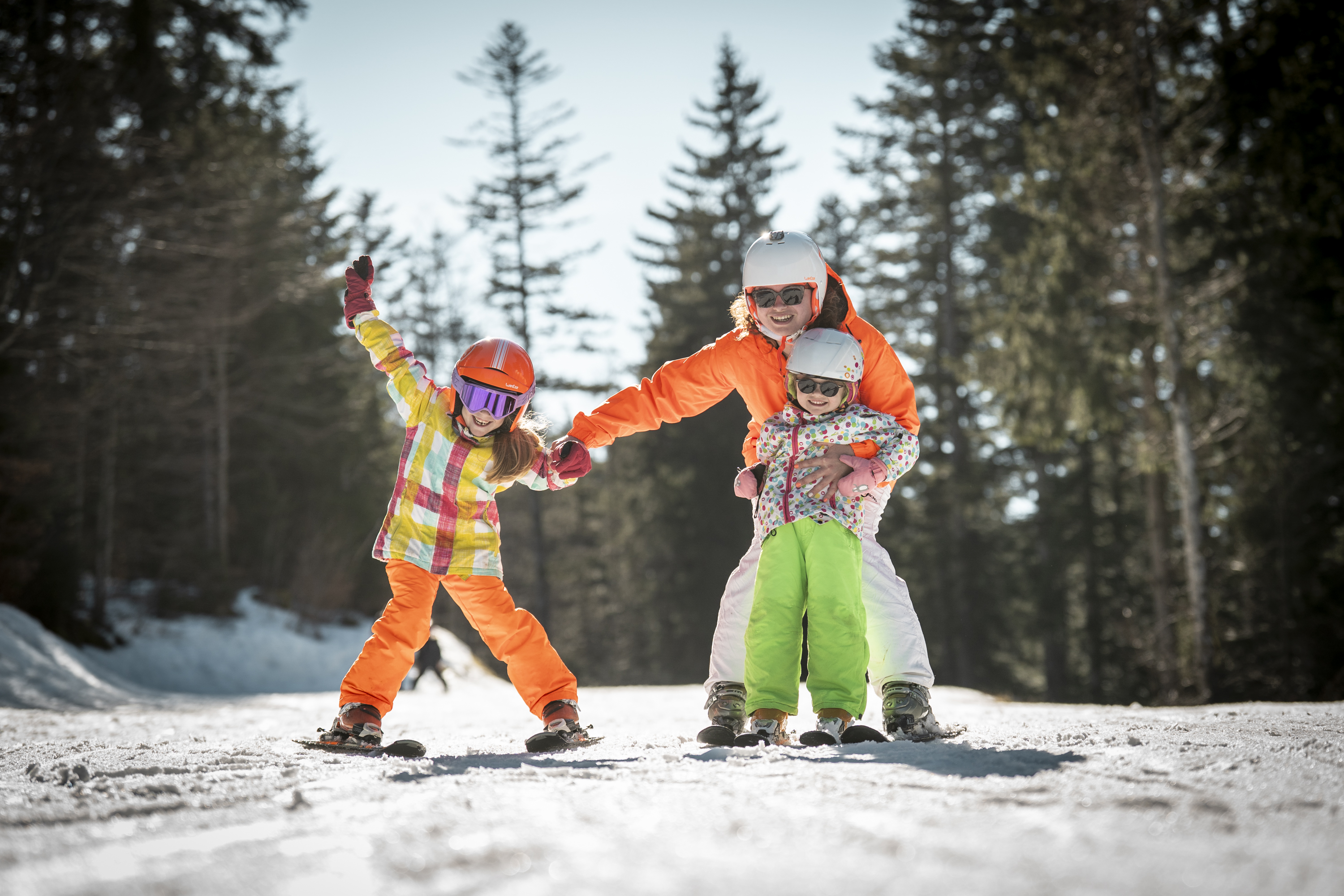 Famille ski heureux