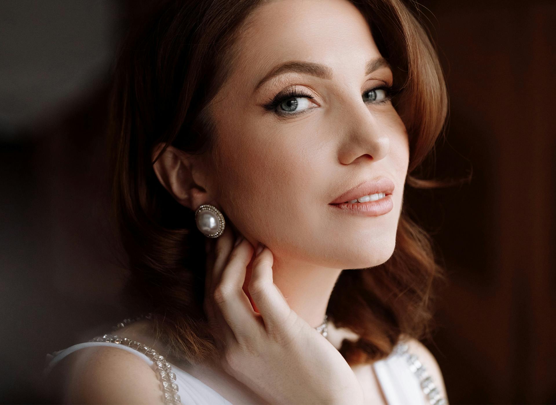 3/4 angle of womans face