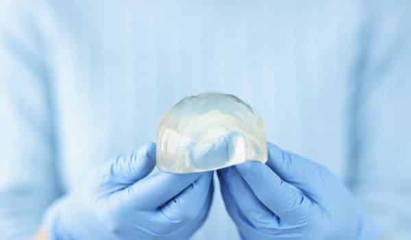 Breast implants characteristics