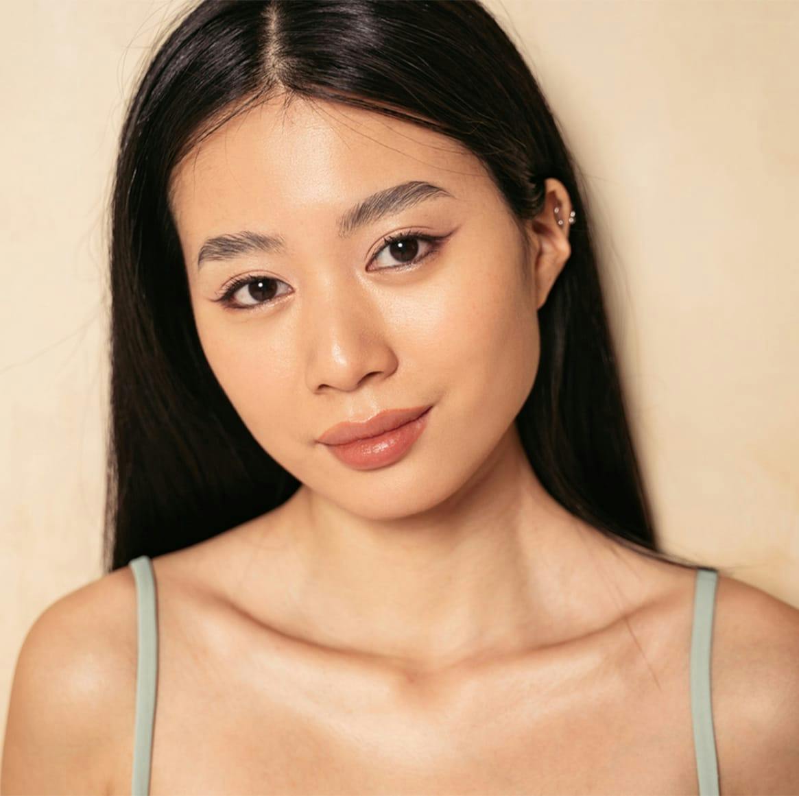 woman with long blonde wavy hair