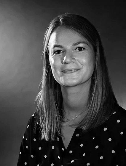 Dr. Élise Dhuart