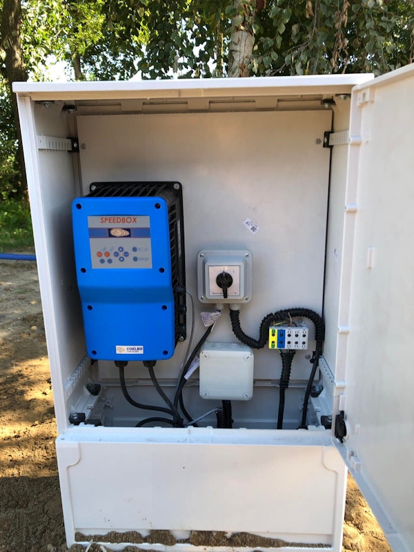 Wykonanie studni wraz z podłączeniem dla boiska piłkarskiego w Rakowcu