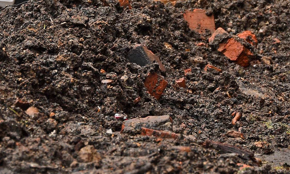 Утилизация замусоренного грунта