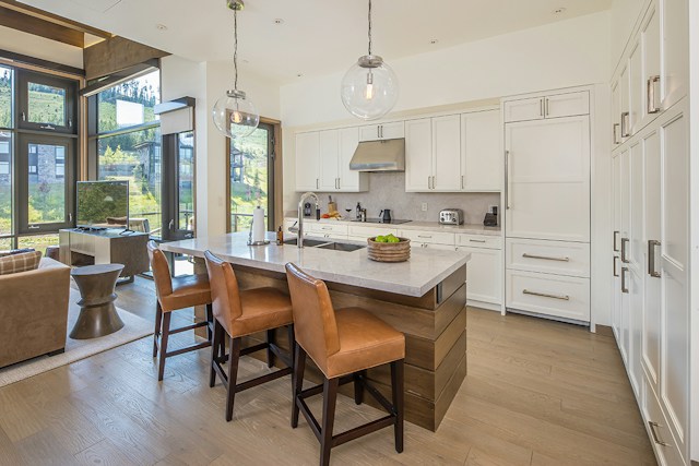 Golf Clubhouse Suite 2 3