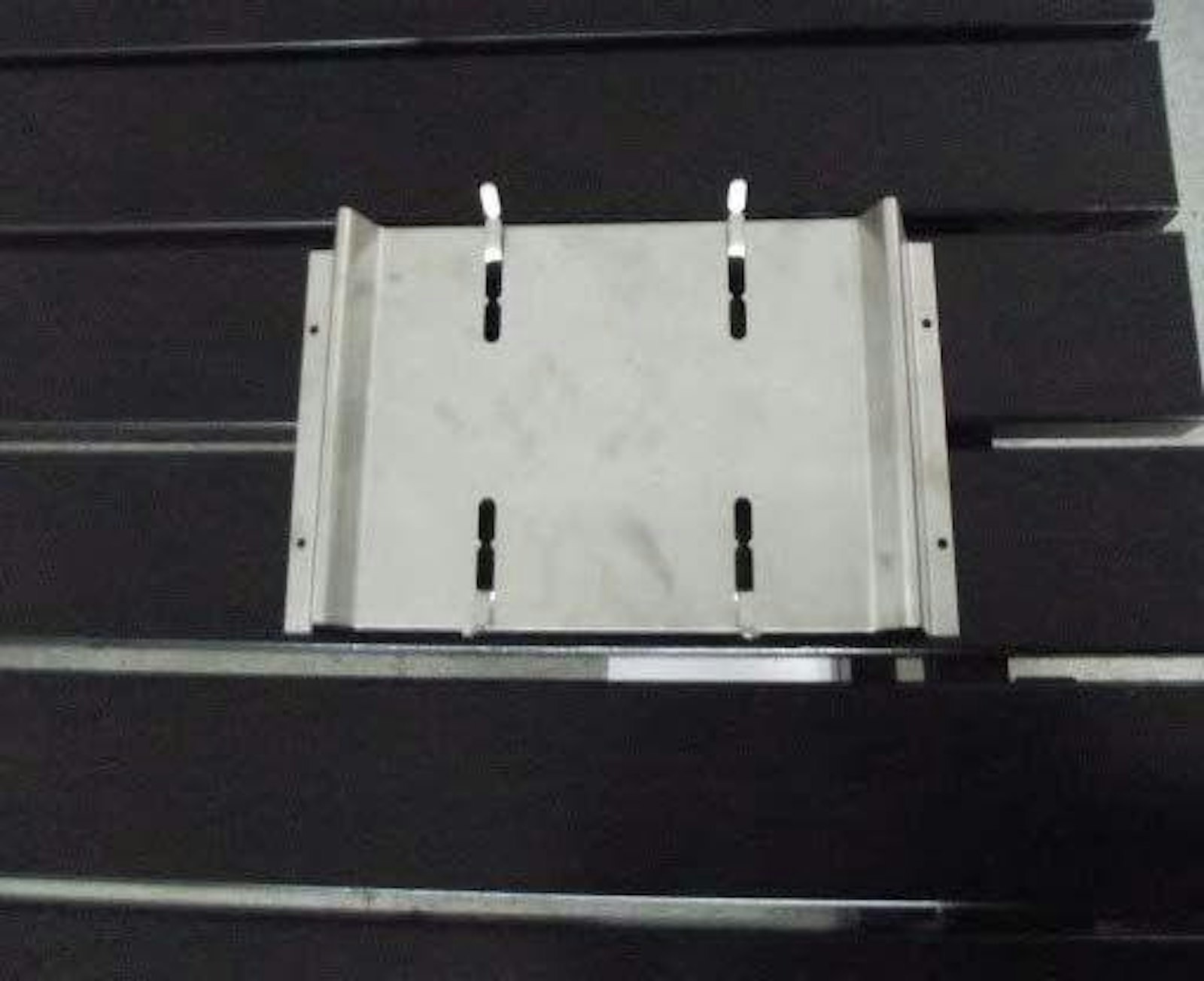 Hållare för engångsgrill