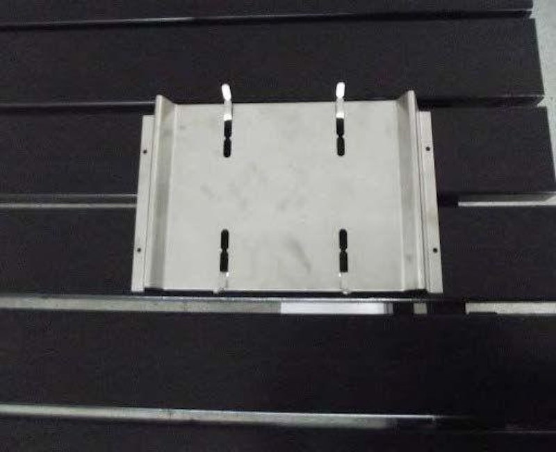 Hållare för engångsgrill