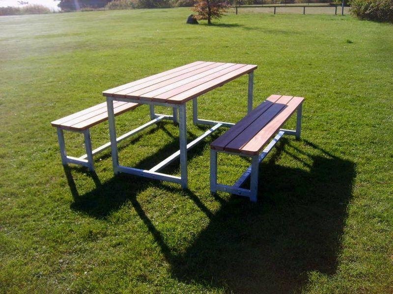 Vila 3100 Bänkar och Bord