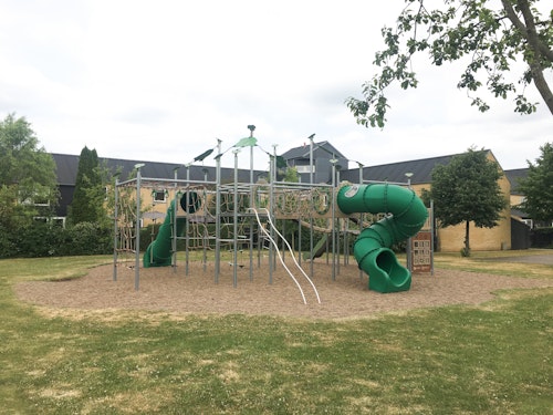 Lekplats i bostadsområde