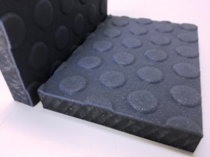 HDPE matta 1,5x1,5 m, med gummihalkskydd - bild 1