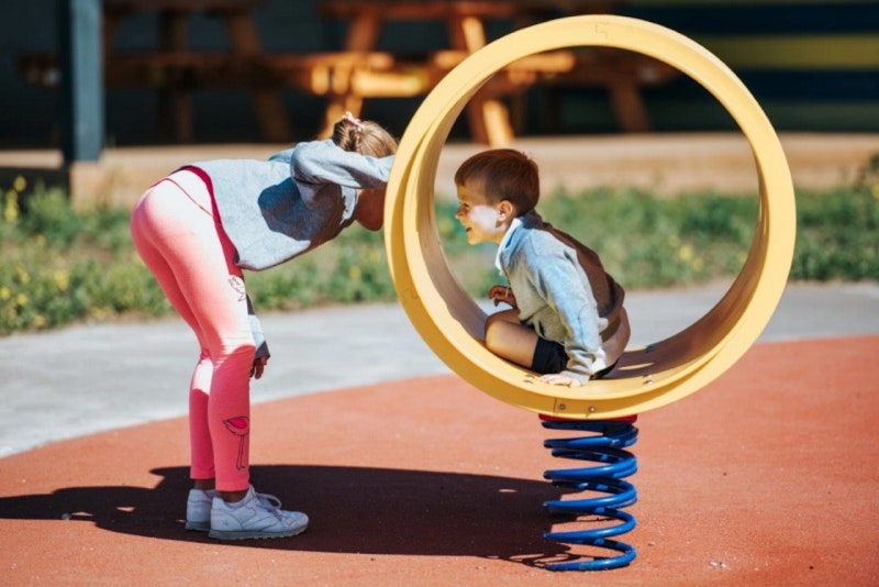 Hide and Seek - bild 5