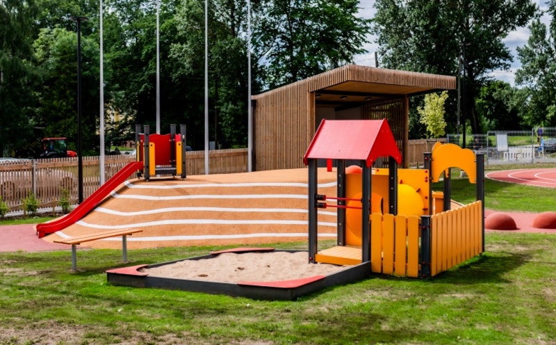 Sarah med sandlåda - bild 17