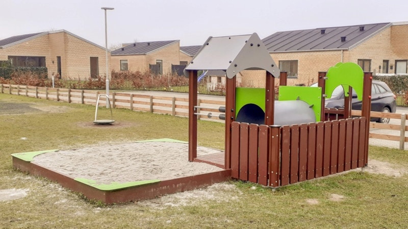 Sarah med sandlåda - bild 11