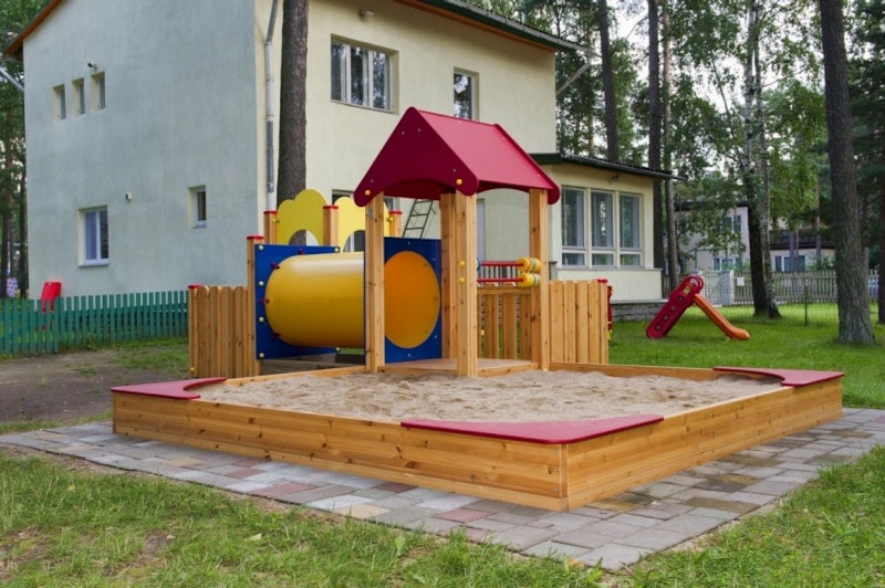 Sarah med sandlåda - bild 4