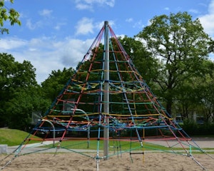 Studsmatta h. 4,5m (fall höjd 1,35m) - bild 4