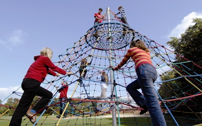 Studsmatta h. 7,5m (fall height 2m)