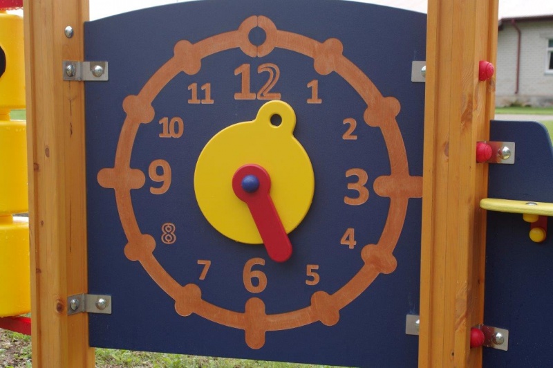 Lekpanel Aktivitetsvägg Klocka