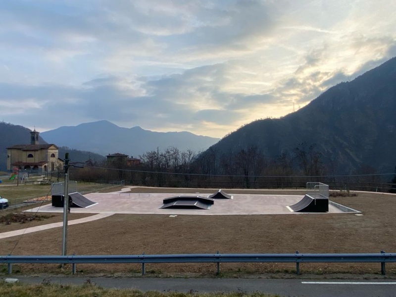 Rebecca - Skateboard