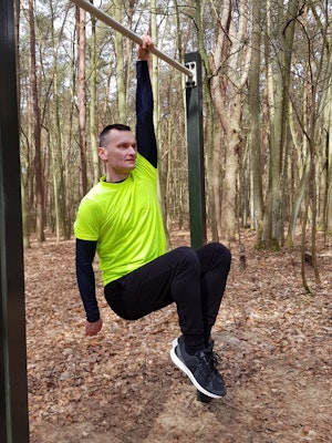 HORIZONTAL BAR