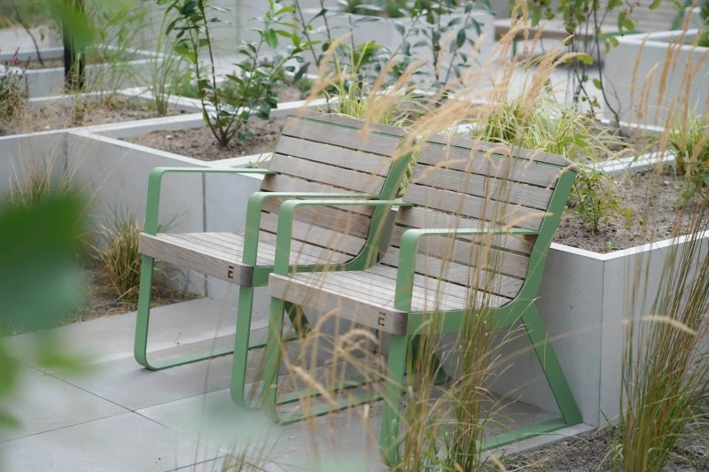 Parkbänk PIRITA med armstöd (0,67 m) - bild 3