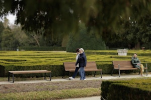 Parkbänk Pirita (1,80 m), utan ryggstöd - bild 2