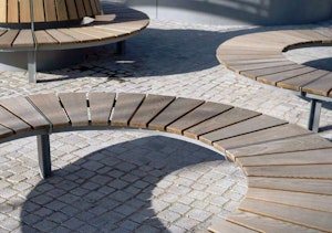 Parkbänk KADRIORG böjd, med ryggstöd - bild 3