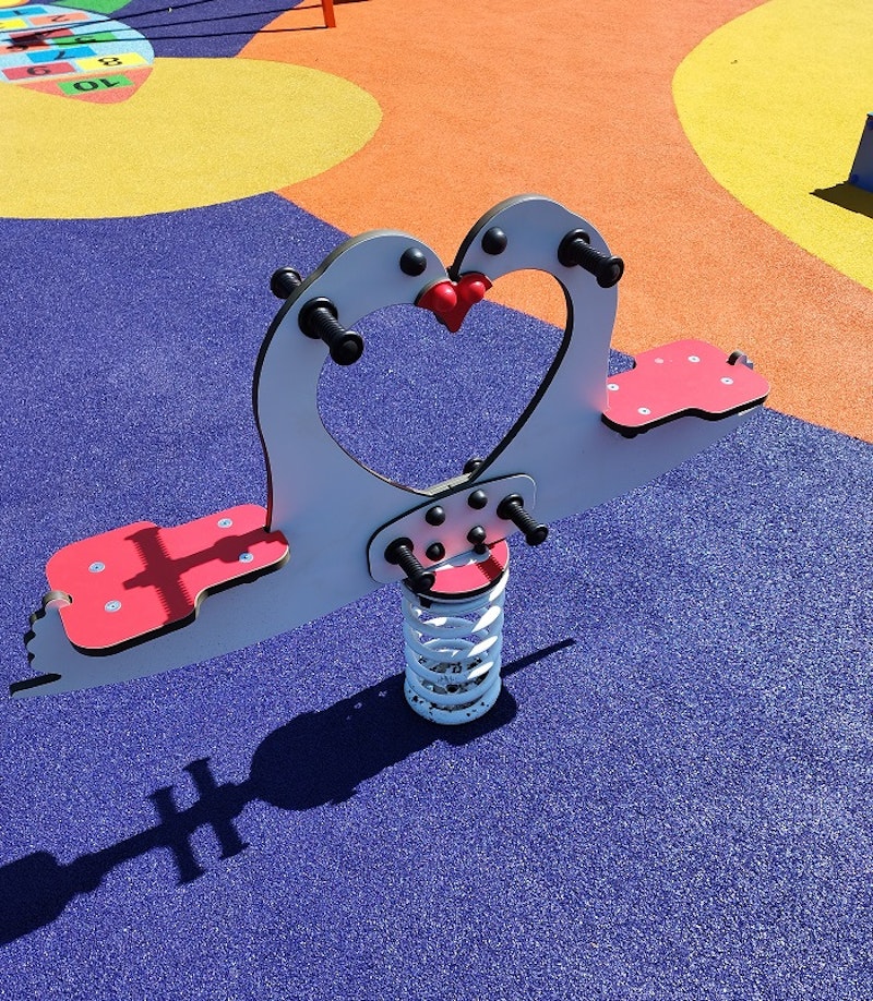 Fjädergunga Naeva - bild 4