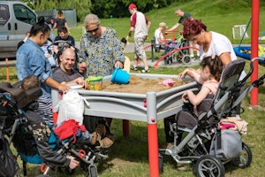 Förhöjd inkluderande sandlåda - bild 3