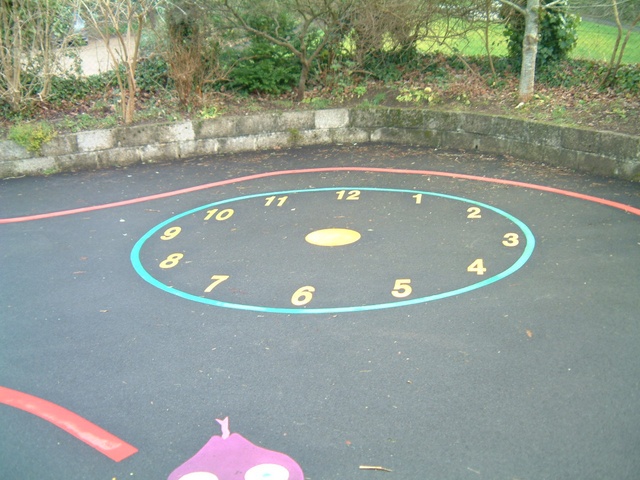 Decomark Asfaltspel Klocka