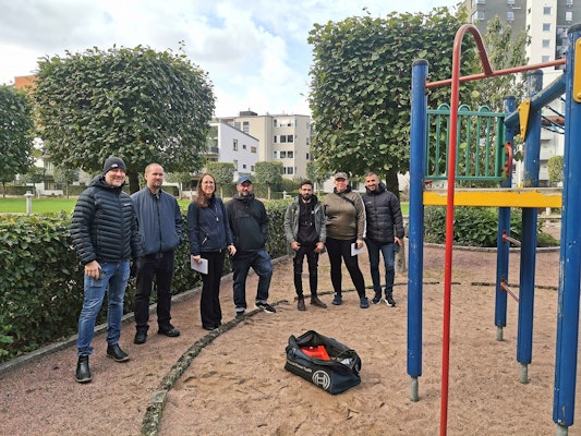 Praktisk övning vid lekplats