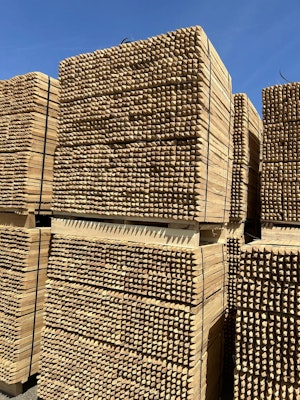 Lekplats i trä panorama