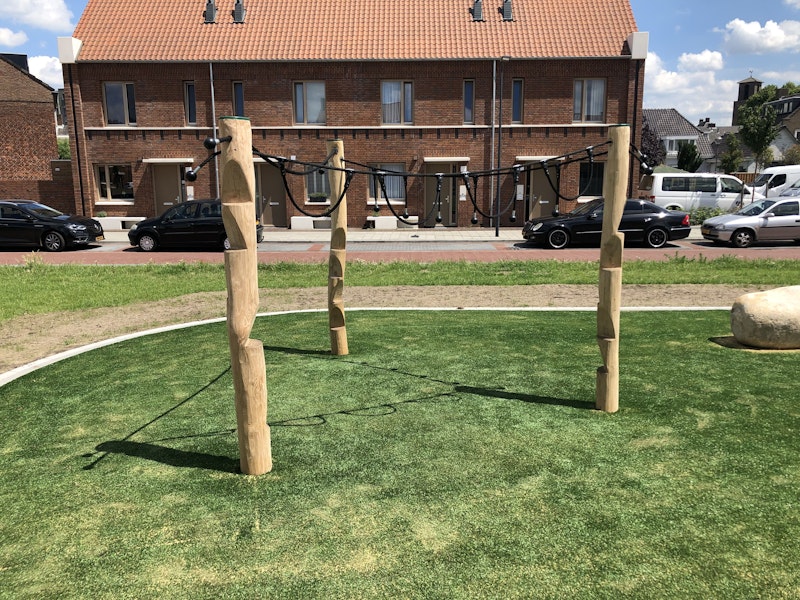 Klätterstavar förbundna med rep - bild 3